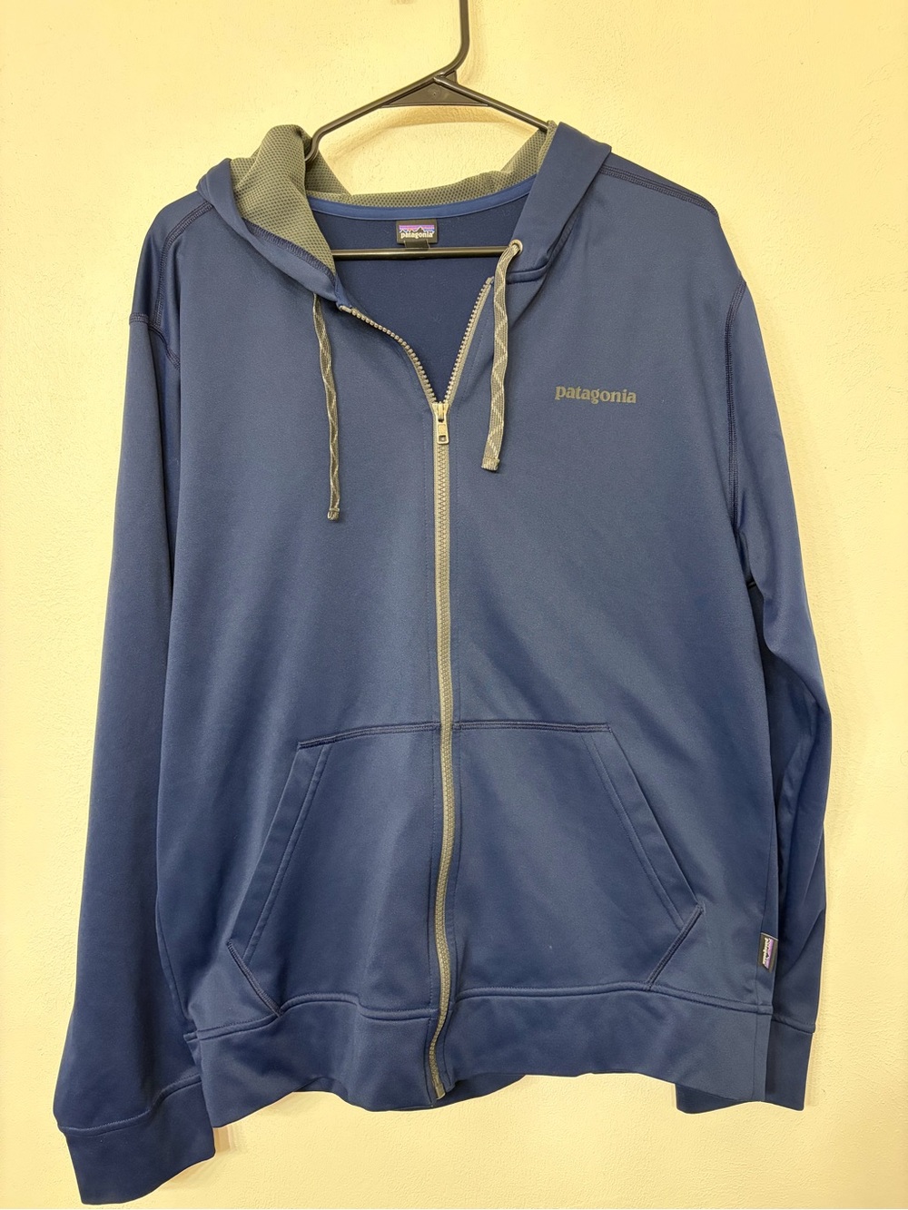 Patagonia Men's Navy Fitz Roy Trout PolyCycle Full-Zip Hoody Size Medium
